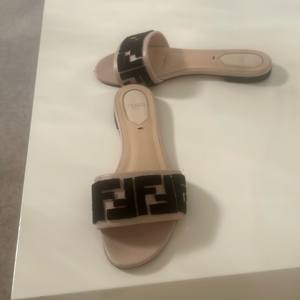 Very comfortable slides withh ff logo